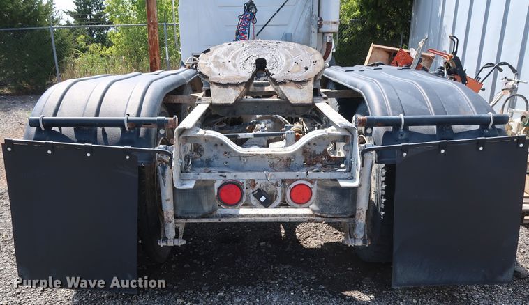 image for item DG4125 1996 Mack CH613 semi truck