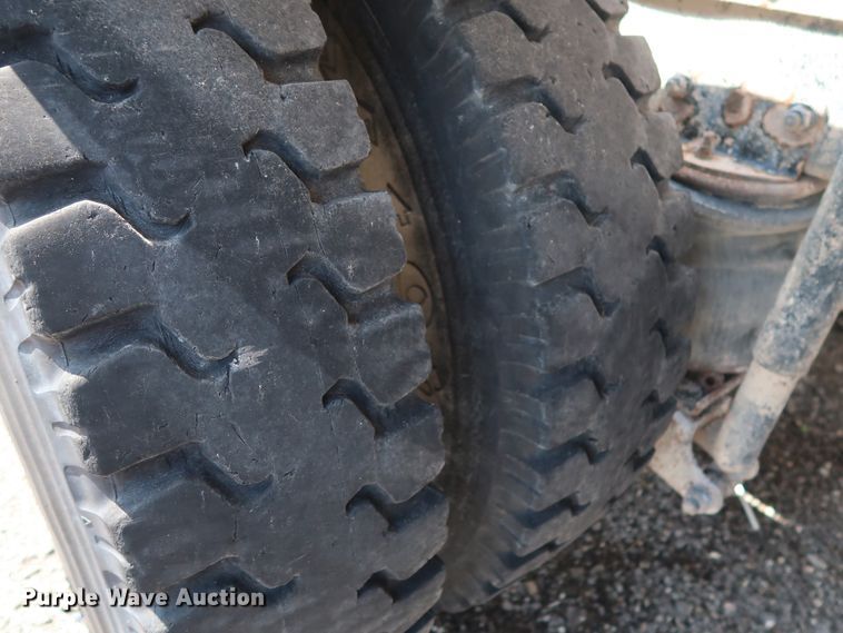 image for item DG4125 1996 Mack CH613 semi truck