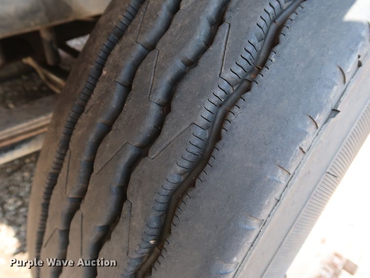 image for item DG4125 1996 Mack CH613 semi truck