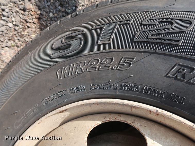 image for item DG4125 1996 Mack CH613 semi truck