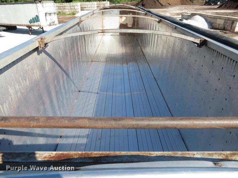 image for item DH1559 2001 Wilson DWH-400W walking floor trailer