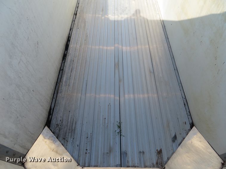 image for item DH1560 1988 Wilkens walking floor trailer