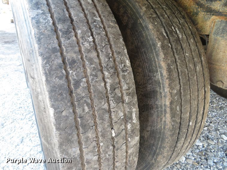 image for item DH1560 1988 Wilkens walking floor trailer