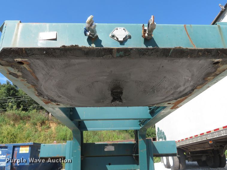 image for item DH1561 2000 Trail King TK40 equipment trailer