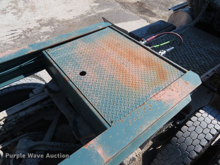 image for item DH1561 2000 Trail King TK40 equipment trailer