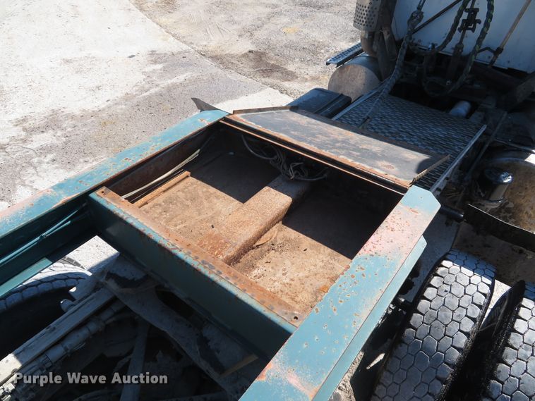 image for item DH1561 2000 Trail King TK40 equipment trailer