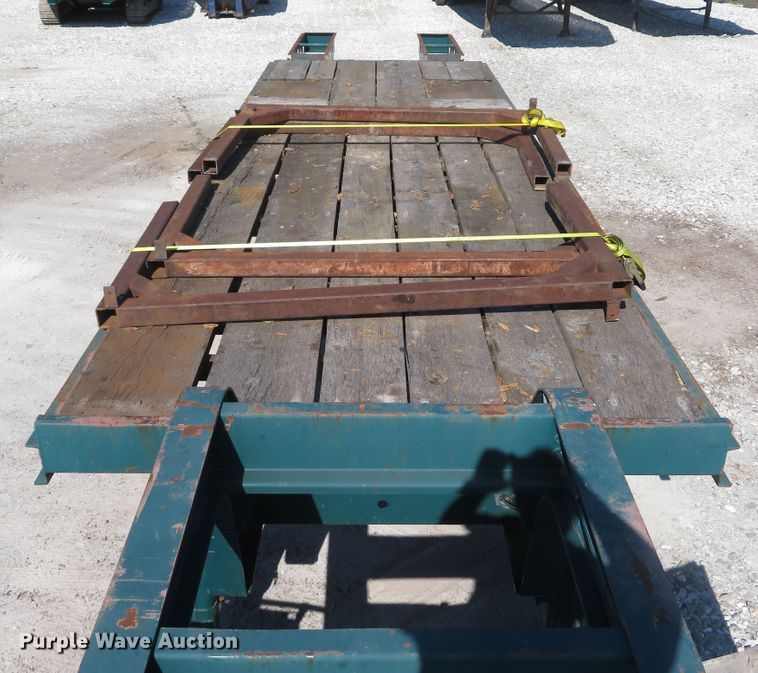 image for item DH1561 2000 Trail King TK40 equipment trailer