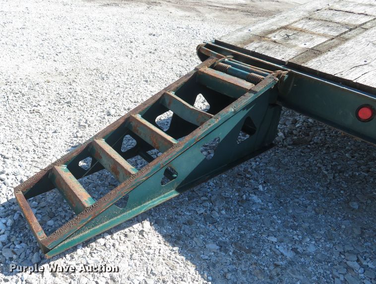 image for item DH1561 2000 Trail King TK40 equipment trailer