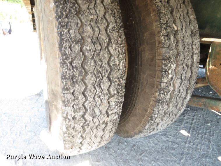 image for item DH1561 2000 Trail King TK40 equipment trailer