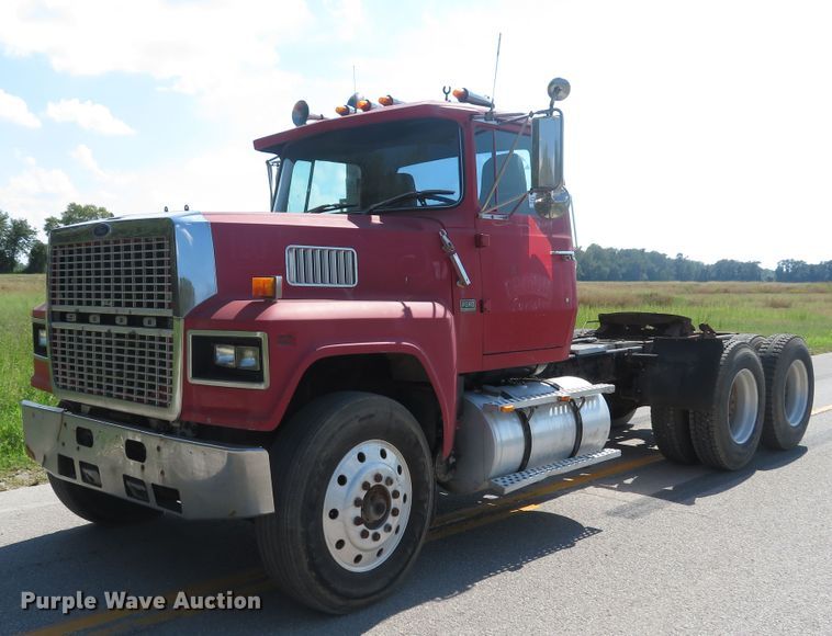 image for item DH1563 1983 Ford LTL9000 semi truck