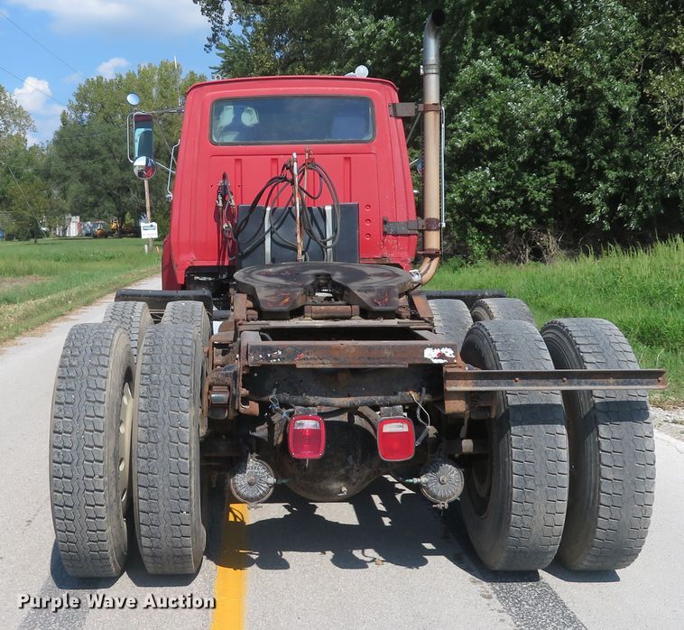 image for item DH1563 1983 Ford LTL9000 semi truck