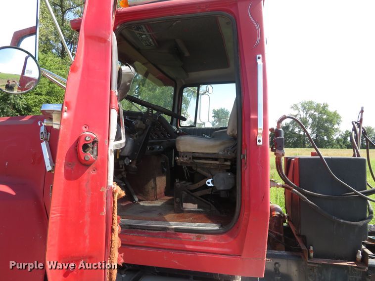 image for item DH1563 1983 Ford LTL9000 semi truck