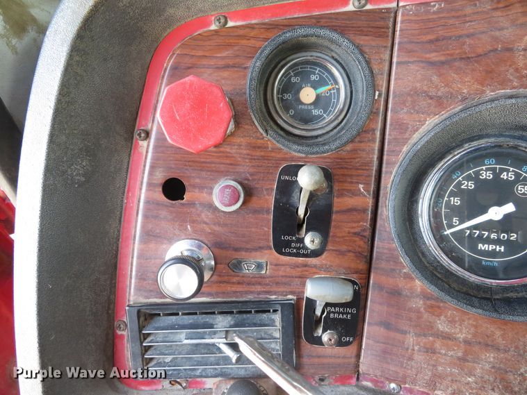 image for item DH1563 1983 Ford LTL9000 semi truck