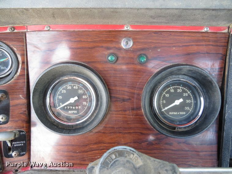 image for item DH1563 1983 Ford LTL9000 semi truck