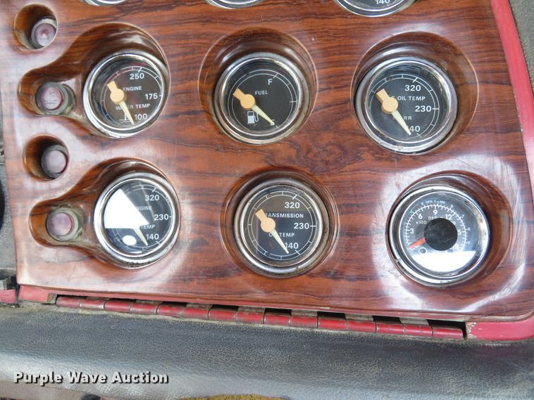 image for item DH1563 1983 Ford LTL9000 semi truck