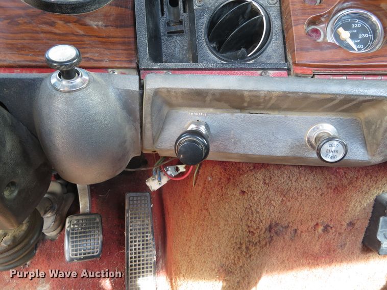 image for item DH1563 1983 Ford LTL9000 semi truck