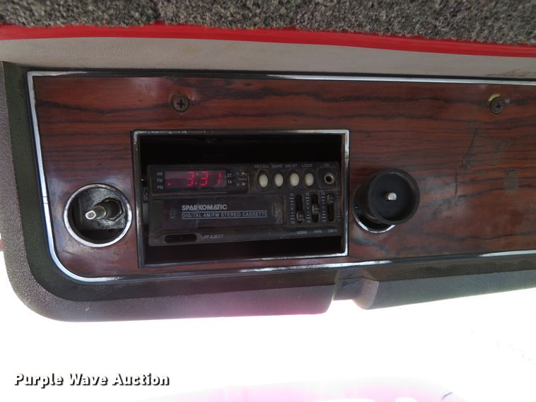 image for item DH1563 1983 Ford LTL9000 semi truck