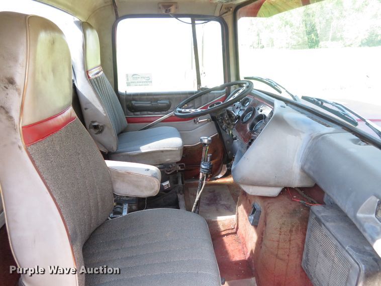 image for item DH1563 1983 Ford LTL9000 semi truck