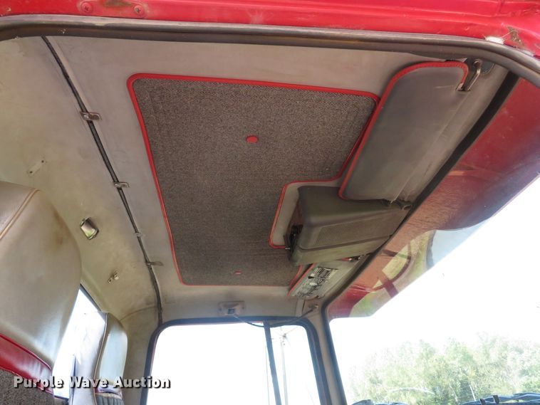 image for item DH1563 1983 Ford LTL9000 semi truck