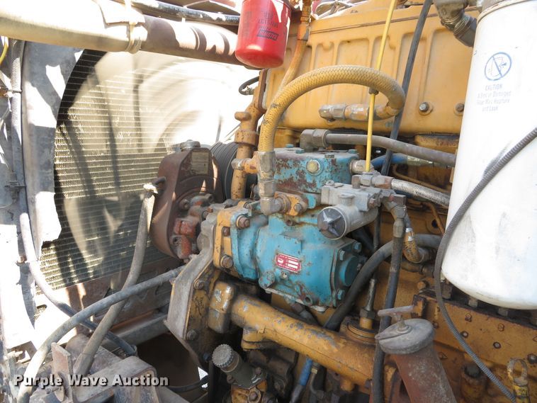 image for item DH1563 1983 Ford LTL9000 semi truck