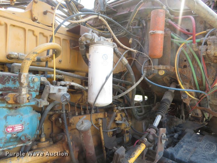 image for item DH1563 1983 Ford LTL9000 semi truck