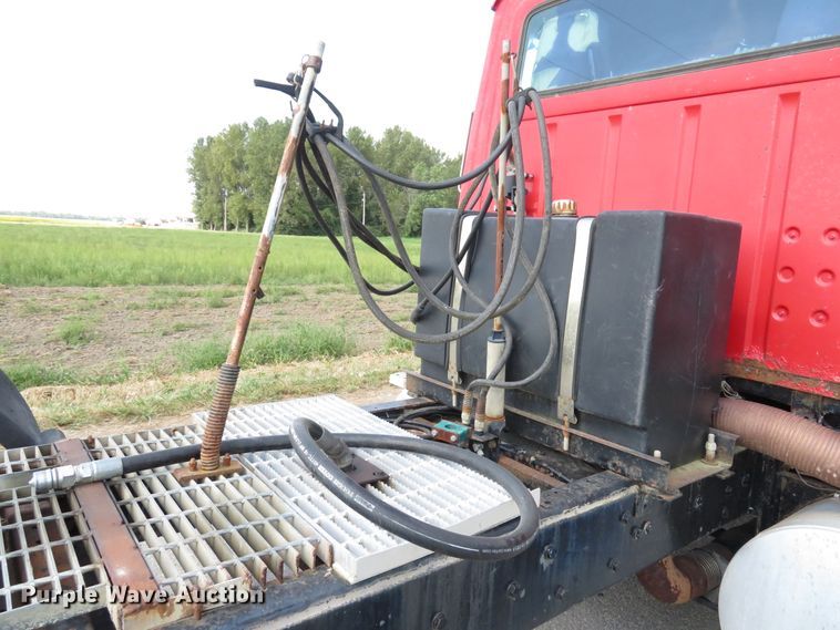 image for item DH1563 1983 Ford LTL9000 semi truck