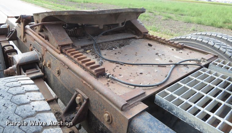 image for item DH1563 1983 Ford LTL9000 semi truck