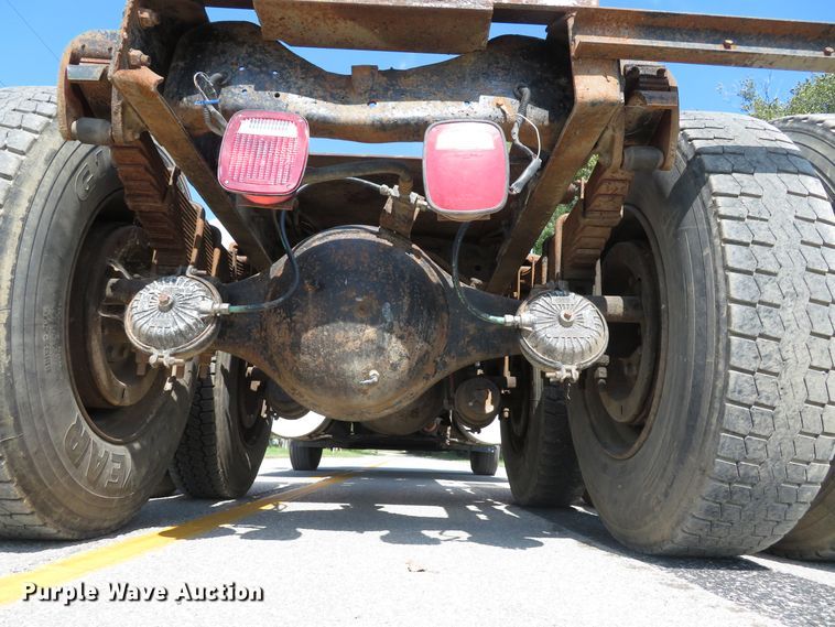 image for item DH1563 1983 Ford LTL9000 semi truck