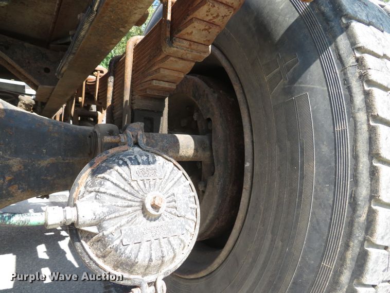 image for item DH1563 1983 Ford LTL9000 semi truck