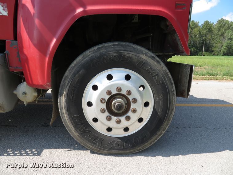 image for item DH1563 1983 Ford LTL9000 semi truck