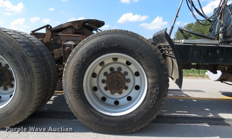 image for item DH1563 1983 Ford LTL9000 semi truck