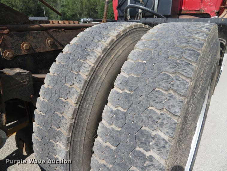 image for item DH1563 1983 Ford LTL9000 semi truck