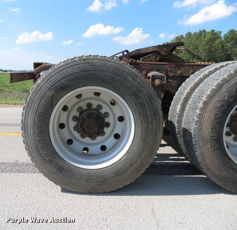 image for item DH1563 1983 Ford LTL9000 semi truck