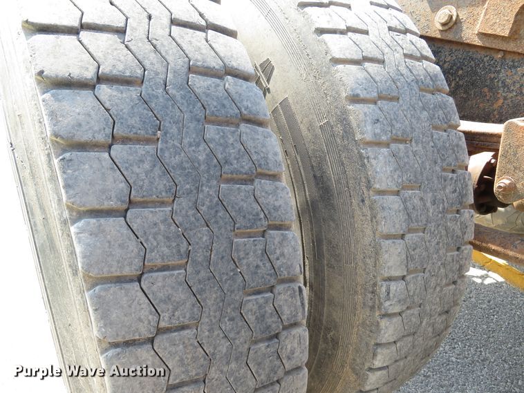 image for item DH1563 1983 Ford LTL9000 semi truck