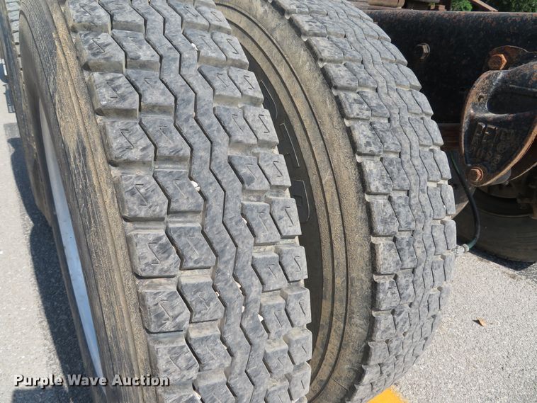 image for item DH1563 1983 Ford LTL9000 semi truck