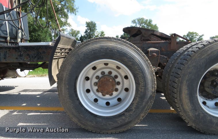 image for item DH1563 1983 Ford LTL9000 semi truck