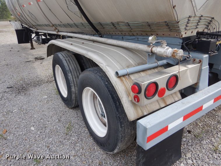 image for item DH2042 1987 Polar Tank Trailers Inc tank trailer