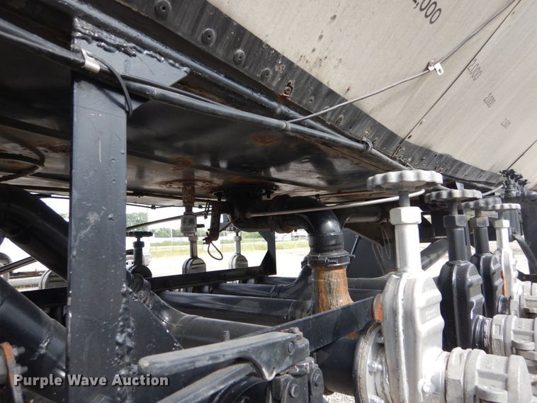 image for item DH2042 1987 Polar Tank Trailers Inc tank trailer