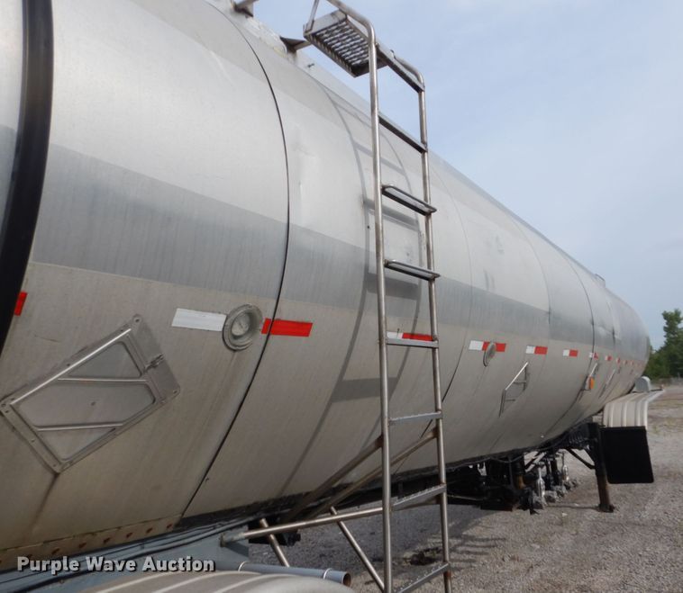 image for item DH2042 1987 Polar Tank Trailers Inc tank trailer