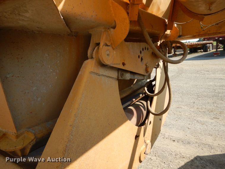 image for item DH2059 1982 Load King 2030-10 bottom dump trailer