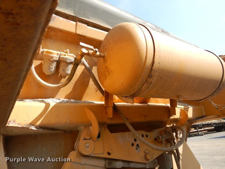 image for item DH2059 1982 Load King 2030-10 bottom dump trailer