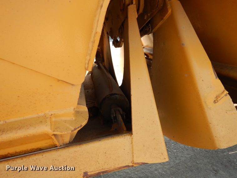 image for item DH2059 1982 Load King 2030-10 bottom dump trailer