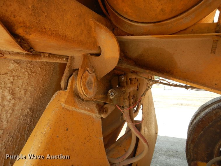 image for item DH2059 1982 Load King 2030-10 bottom dump trailer