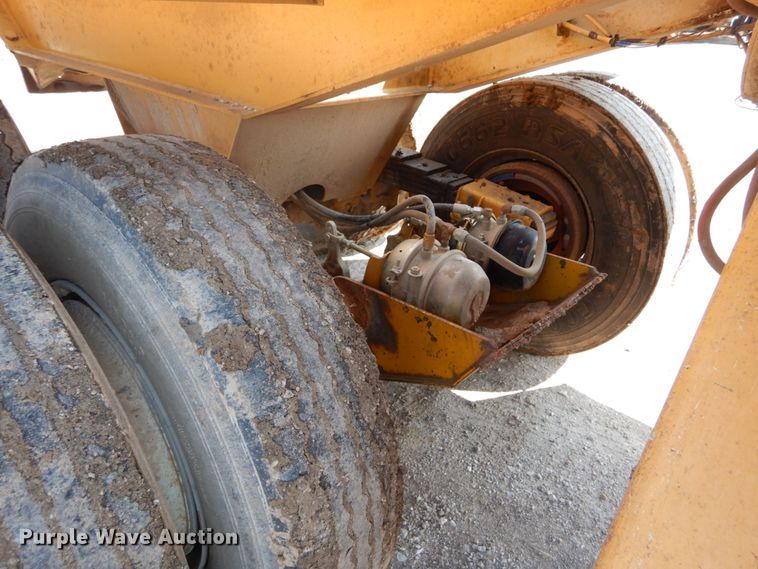 image for item DH2059 1982 Load King 2030-10 bottom dump trailer