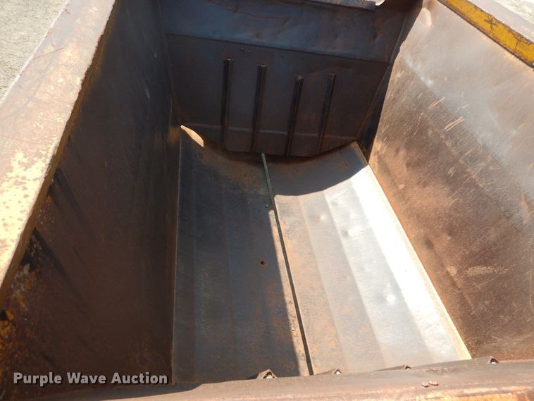 image for item DH2059 1982 Load King 2030-10 bottom dump trailer