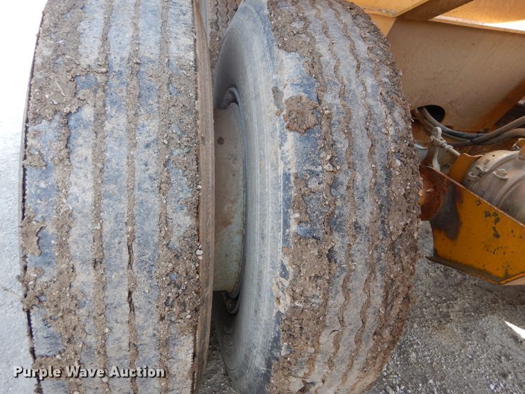 image for item DH2059 1982 Load King 2030-10 bottom dump trailer