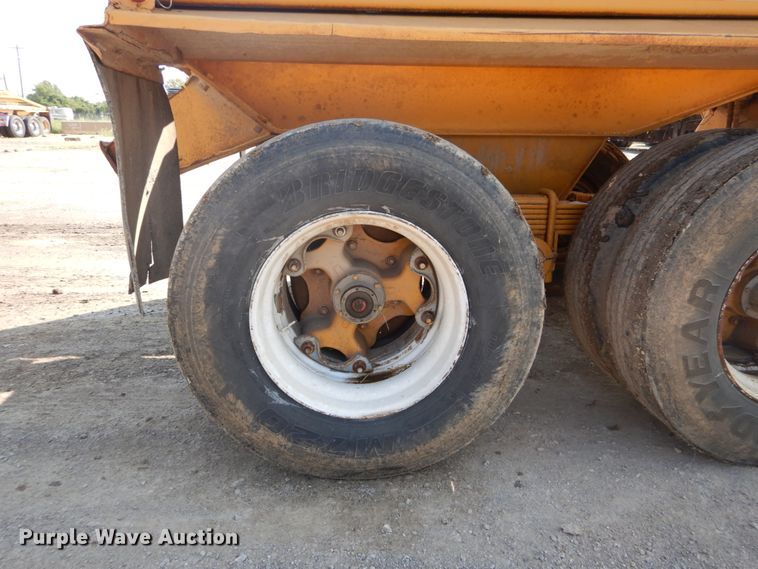 image for item DH2059 1982 Load King 2030-10 bottom dump trailer