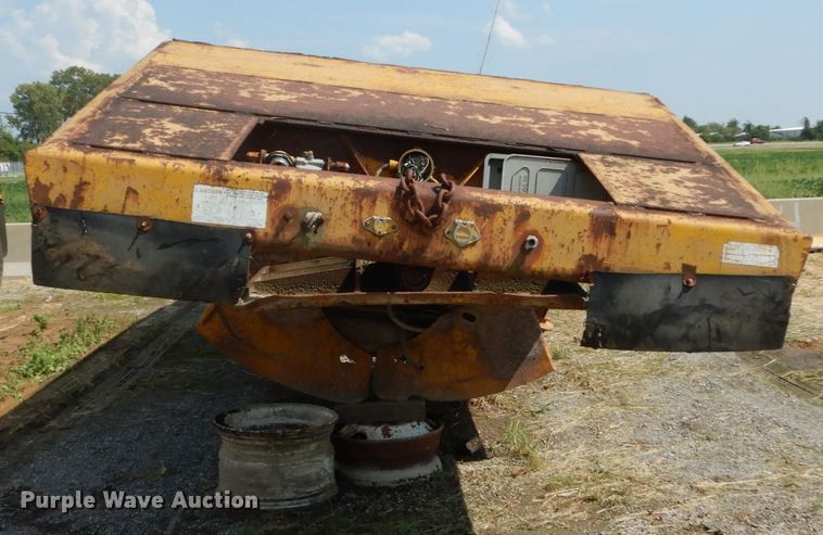 image for item DH2060 1979 Load King 2030 bottom dump trailer