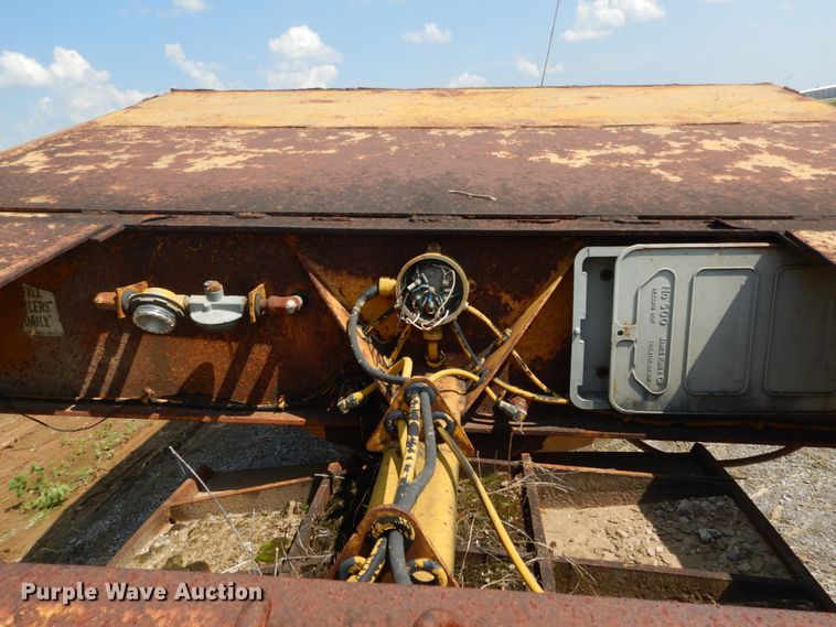 image for item DH2060 1979 Load King 2030 bottom dump trailer