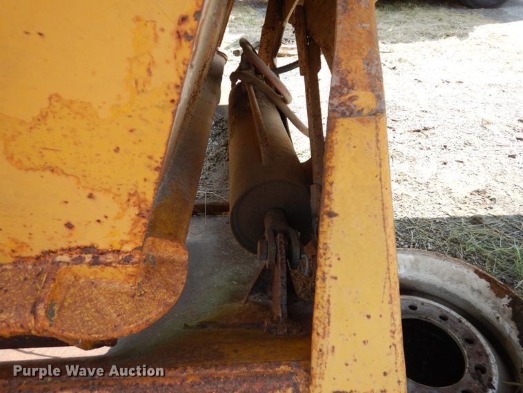 image for item DH2060 1979 Load King 2030 bottom dump trailer